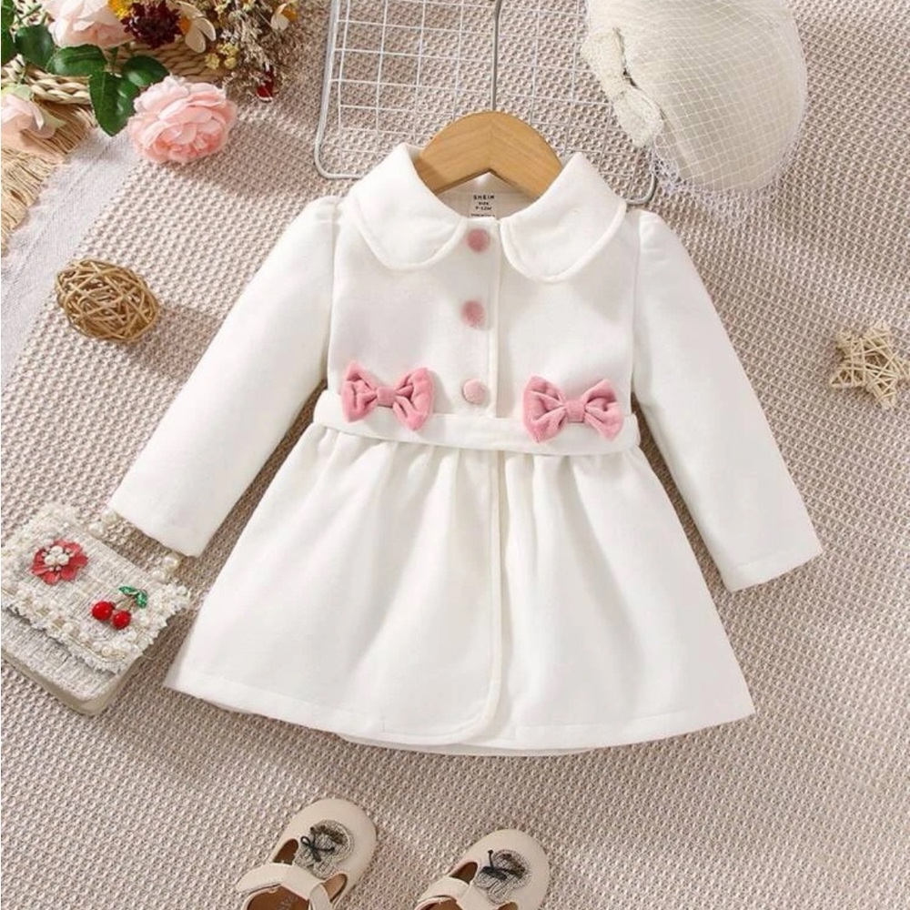 Gorgeous white coat with pink bows thick pea coat size 12-18 months